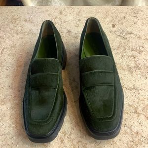 NWOT VINCE ROBIN GENUINE CALF HAIR LOAFER IN OLIVE Size 8